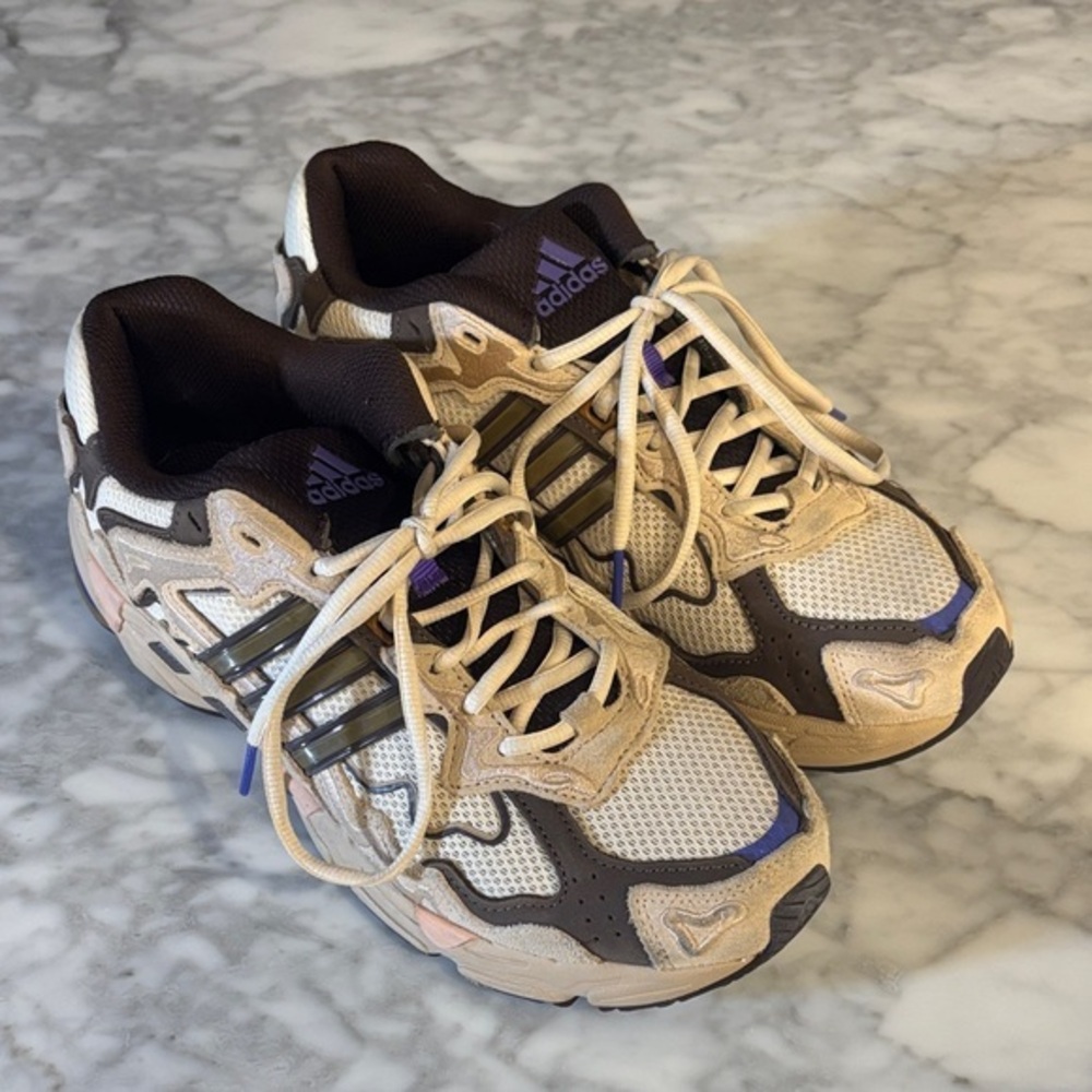 Adidas Bad Bunny Response, 9 men’s